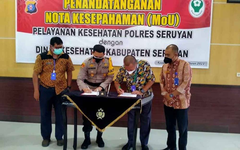 Kapolres Seruyan dan Kepala Dinas Kesehatan Tandatangani MoU Pelayanan