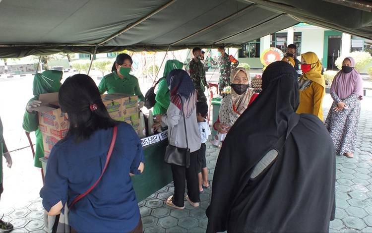 Kodim Pangkalan Bun Gelar Bazar Murah Sambut HUT Korem 102 Panju Panjung