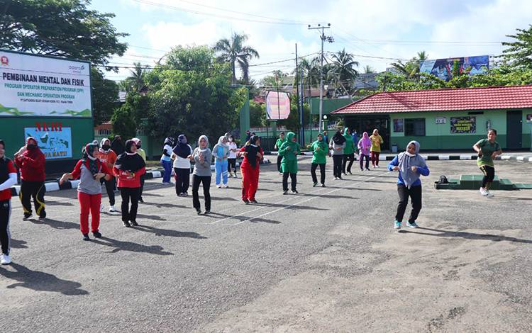 Jaga Kebugaran, Persit KCK XXXIX Kodim 1013/Mtw Laksanakan Senam Aerobik Bersama