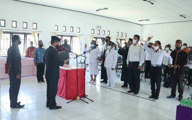 Melantikak Penjabat Kepala Desa 3 Kecamatan, ini Pesan Bupati Katingan