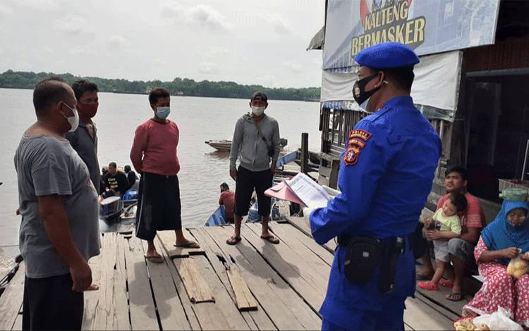Penyedia Jasa Penyeberangan DAS Kumai Diminta Siapkan Alat Keamanan dan Protokol Kesehatan