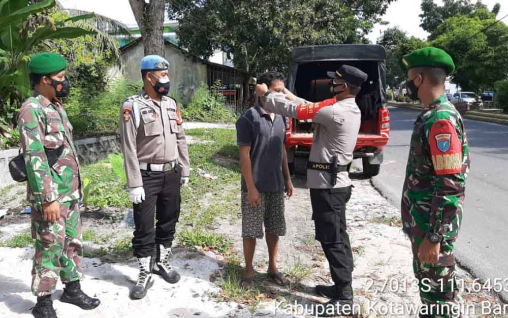 Kapolsek Arut Selatan Ingatkan Masyarakat Selalu Patuhi Protokol Kesehatan