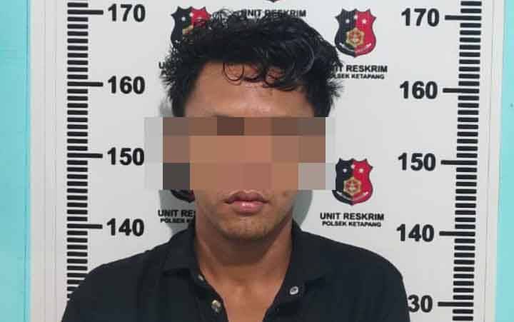 Tersangka pengancaman dan pencurian, RH diamankan di Polsek Ketapang.