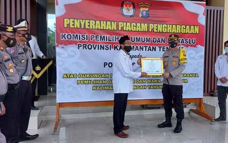 Polres Seruyan Terima Penghargaan karena Sukses Amankan Pilkada Kalteng