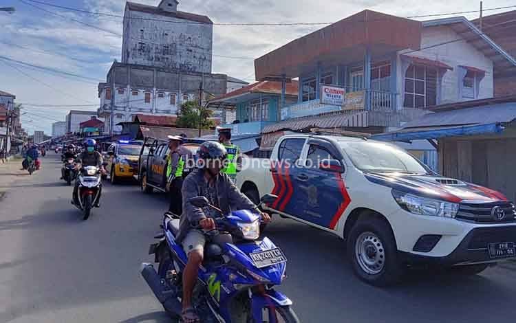 Polres Seruyan saat melaksanakan patroli berskala besar di Kuala Pembuang, Senin, 22 Maret 2021.