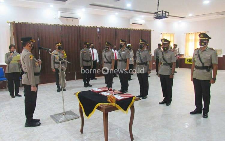 ertijab tiga pejabat di lingkup Polres Barito Utara, Senin 22 Maret 2021