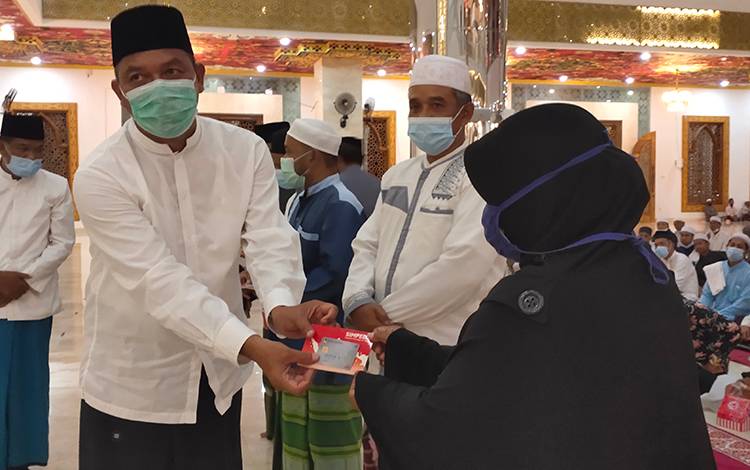 40 Guru Minggu Terima Insentif dari Pemkab Sukamara