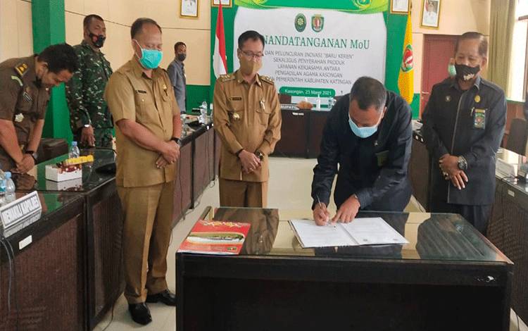 Bupati Katingan Tandatangani MoU Kerja Sama Antara Pengadilan Agama dengan Dukcapil, Ini Tujuannya