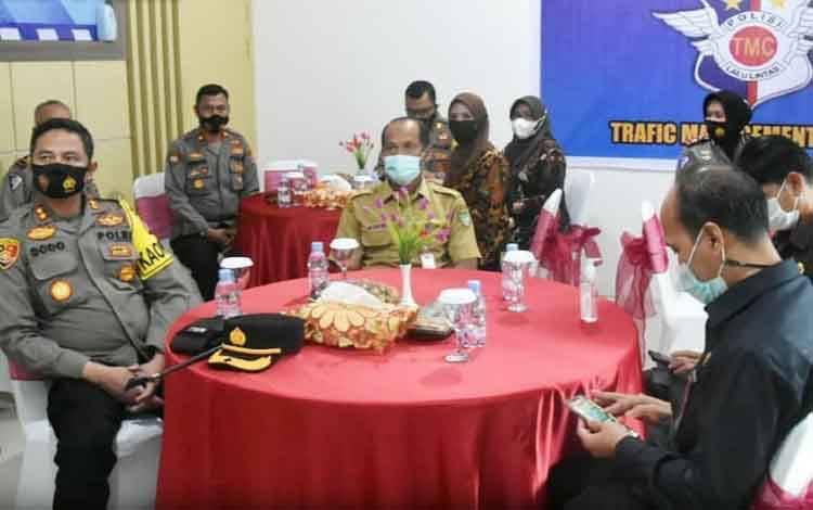 AKBP Dodo Hendro Kusuma beserta jajaran dan instansi terkait mengikuti launching Electronic Traffic Law Enforcement (ETLE) melalui Vidcon, Selasa 23 Maret 2021
