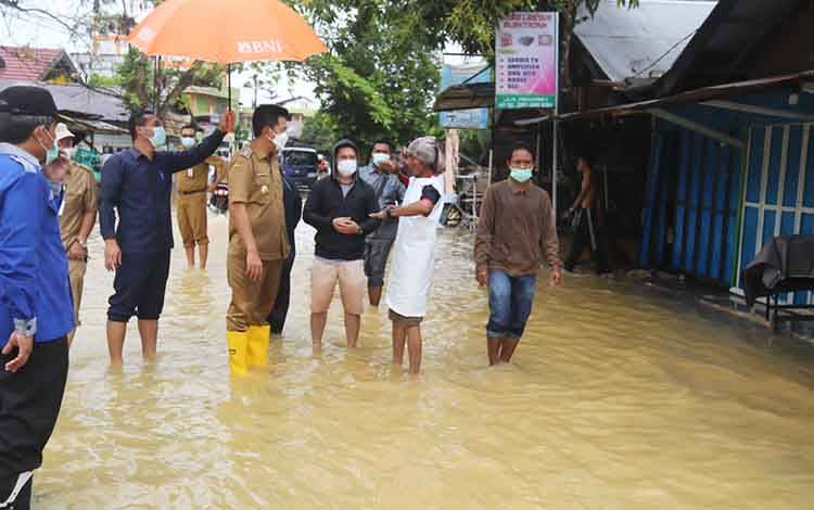 Masyarakat Ucapkan Terima Kasih Atas Tinjauan Langsung Bupati Barito Utara ke Lokasi Genangan Air