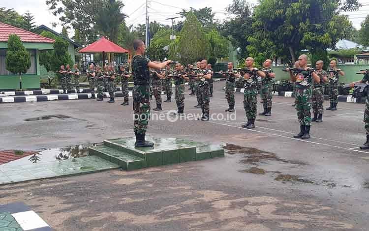 Anggota Kodim Muara Teweh Lakukan Pembinaan Fisik untuk Jaga Stamina Tubuh