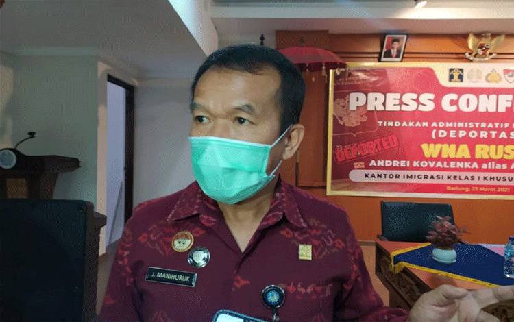 Warga Negara Australia Viral Iklankan Yoga Berbau Seks tak Dideportasi