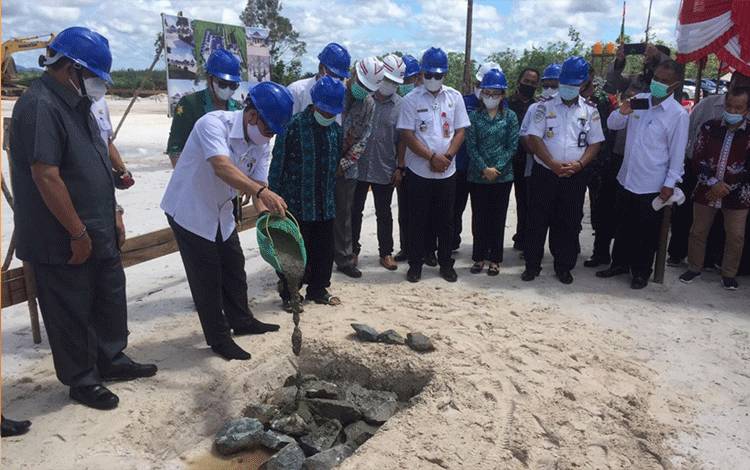 Pada Peletakan Batu Pertama Pembangunan RS Pratama Tumbang Samba, ini Kata Bupati Katingan
