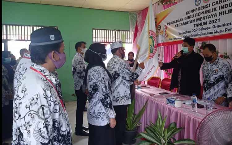Raih 52 Suara, Basri Kembali Terpilih Jadi Ketua PGRI Kecamatan Mentaya Hilir Utara