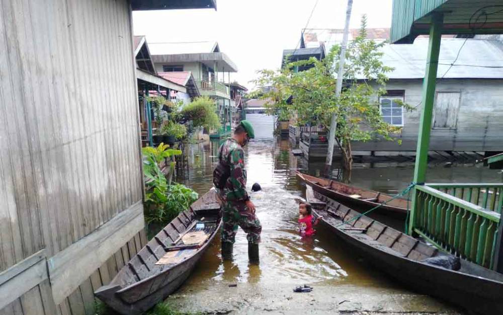 Ketinggian Banjir di Sejumlah Permukiman Muara Teweh Terus Meningkat