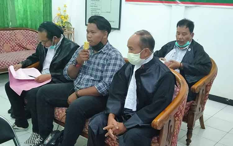 Pelangsir Pemilik 13 Jeriken BBM Dituntut 10 Bulan Penjara