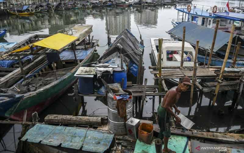 Indef Nilai Pemotongan Gaji untuk Zakat Mampu Kendalikan Kemiskinan