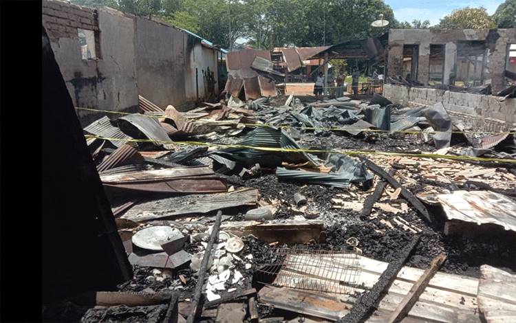 Dua Buah Rumah di Desa Tangar Hangus Terbakar