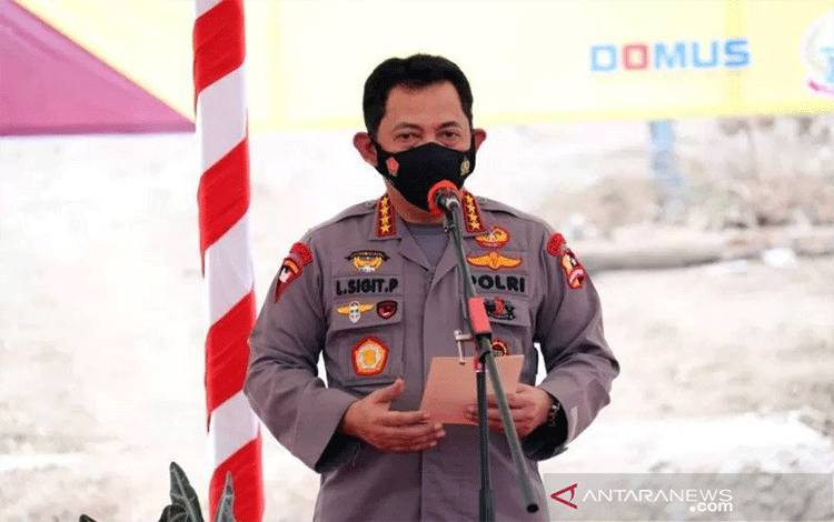 Polisi Olah TKP Lokasi Ledakan Depan Gereja Katedral Makassar