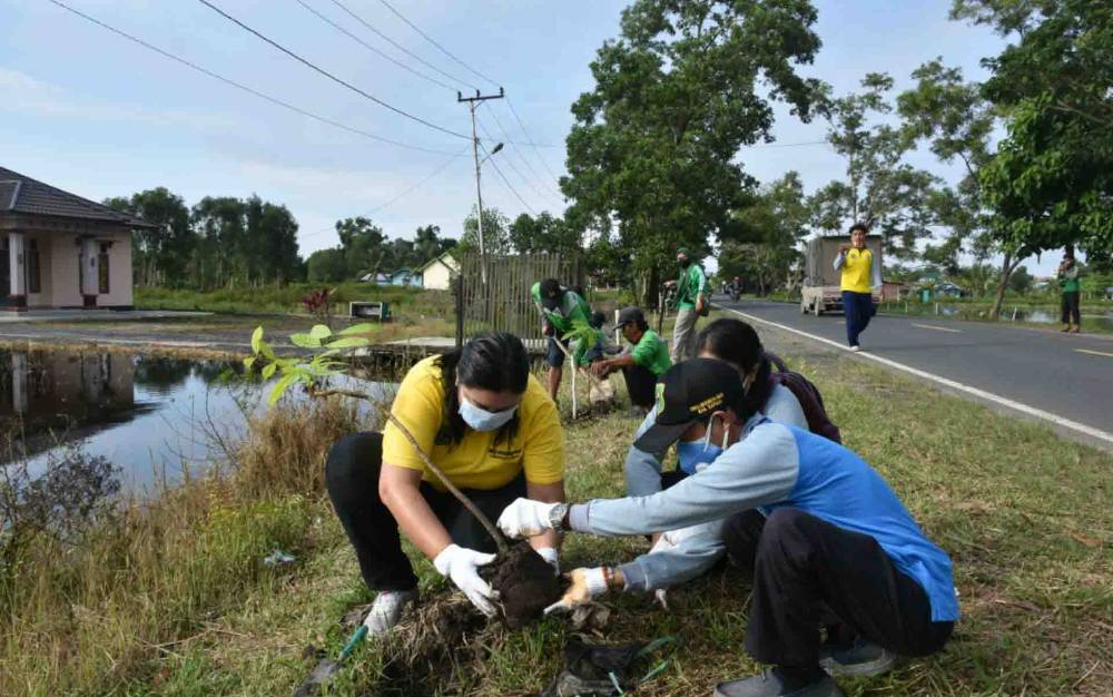 Kepala DLH Kapuas Ajak Masyarakat Tanam Pohon di Lingkungan Sekitar
