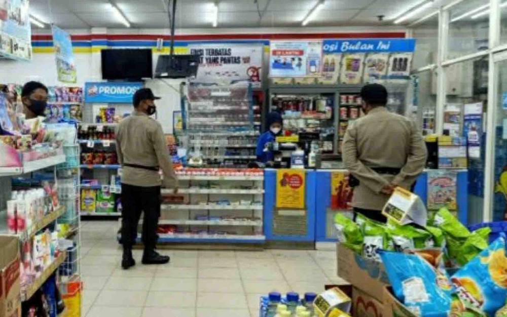 Polsek Kapuas Murung Lakukan Patroli ke Toko Ritel