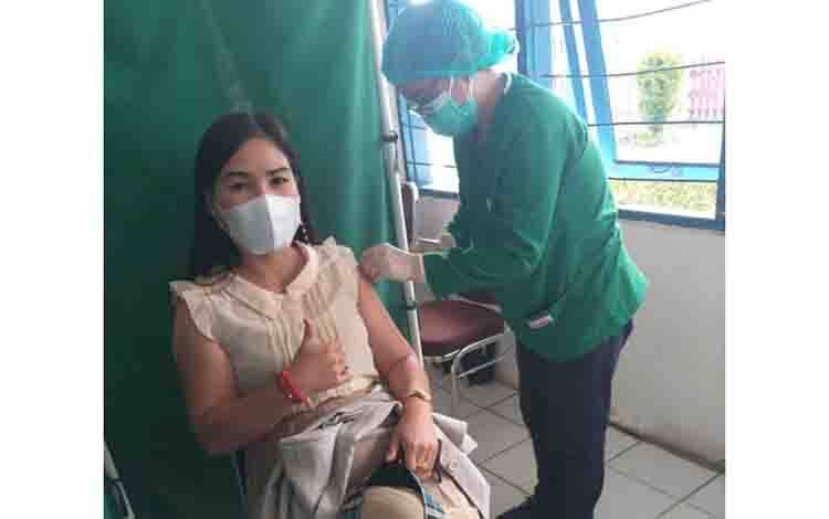 Ini yang Dirasakan Anggota DPRD Gunung Mas Usai Vaksinasi Covid-19 Dosis 2