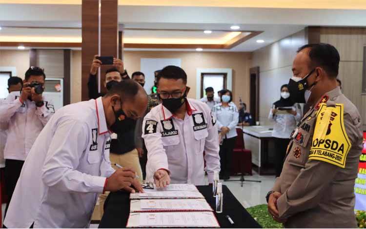 Polda Kalteng Tandatangani Kerja Sama dengan Gapki dan Telkom