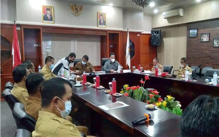 Pelaksanaan Musrenbang Tingkat Kabupaten Mura yang dipimpin Bupati dan digelar secara virtual.