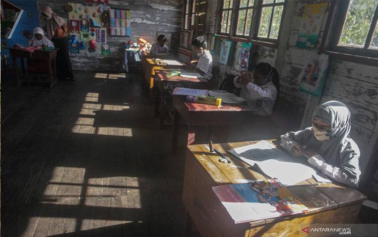Guru Besar Paru UI Tekankan Perlu Persiapan Matang Bila Sekolah Dibuka