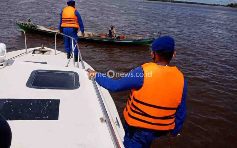Polairud Polres Seruyan Lakukan Pemeliharaan Kapal Polisi