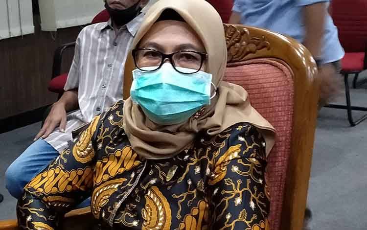 Anggota Fraksi Partai Golkar, Darmawati.