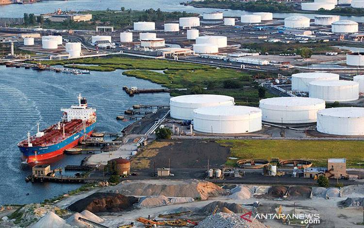 Harga Minyak Turun Terbebani Kasus COVID-19