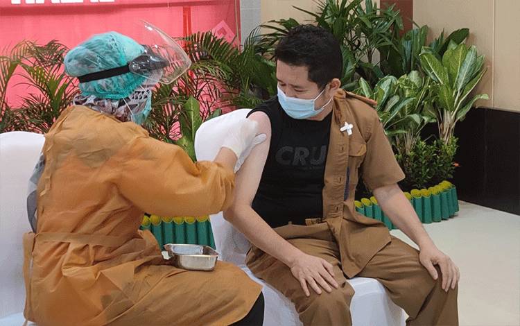 Edukasi Imunisasi Penting Percepat Vaksinasi Lansia?