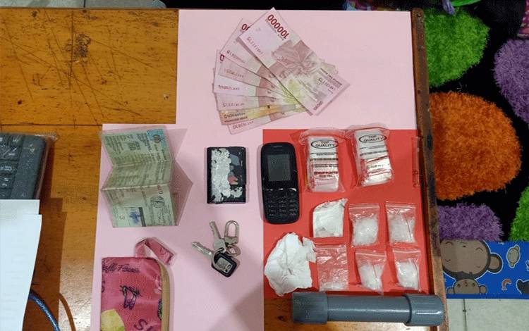 Sabu yang Diamankan Pengedar Ini Ditemukan di Pipa dan Kandang Ayam