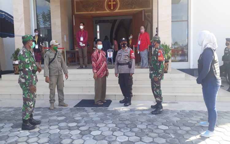 Babinsa Kodim Palangka Raya Nyatakan Ibadah Jumat Agung di Gereja YGB Aman