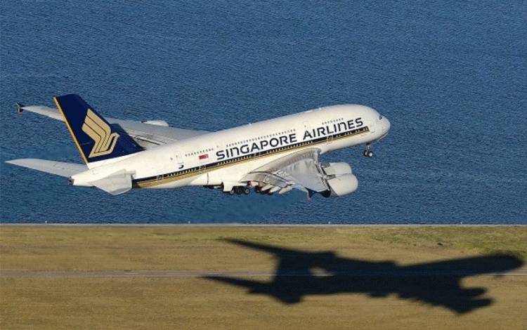 Hong Kong Larang Masuk Penerbangan Singapore Airlines karena COVID