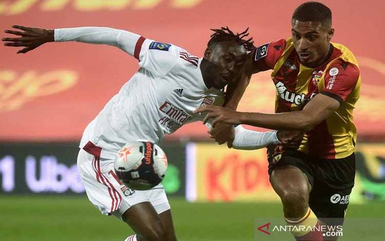 Lyon Susah Payah Hindari Kekalahan dari Lens