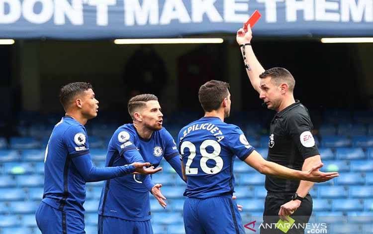 Chelsea Dipermalukan West Brom