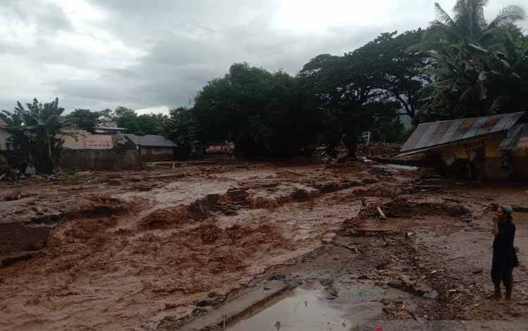 BNPB Tetap Utamakan Prokes Saat Tangani Banjir NTT