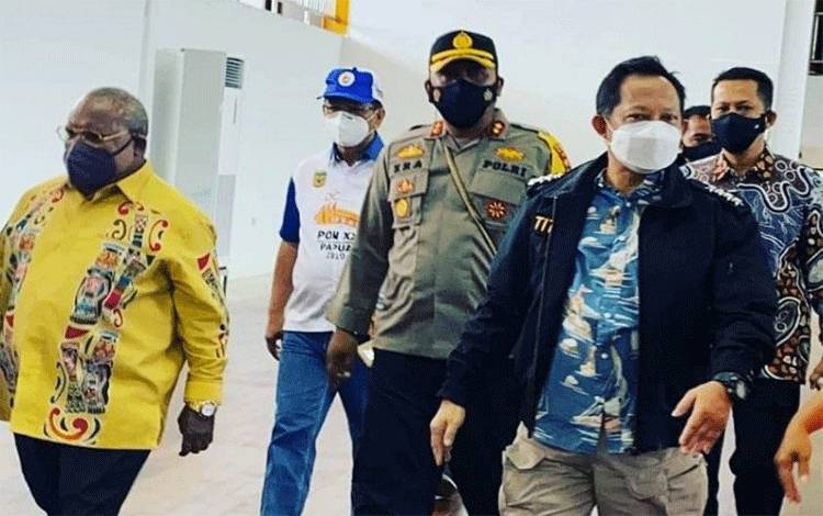 Mendagri Tinjau Lokasi PON dan Terminal Bandara Timika
