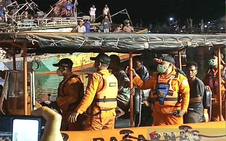 17 ABK Kapal Barokah Jaya Dievakuasi ke RS Bhayangkara