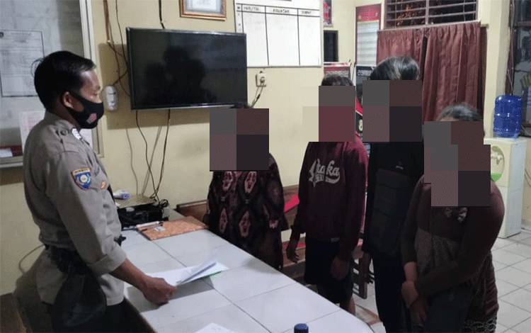 Diduga Dalam Pengaruhi Minuman Keras, Remaja Laki-laki Ini Nekat Ancam Ibu Kandungnya