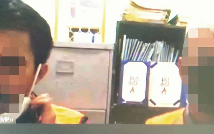 Tidak Mau Sendiri Ditangkap, Kicauan Pria ini Turut Seret Rekannya ke Penjara
