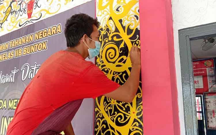 WBP Rutan Buntok Kembangkan Kreativitas Melalui Seni Lukis Mural