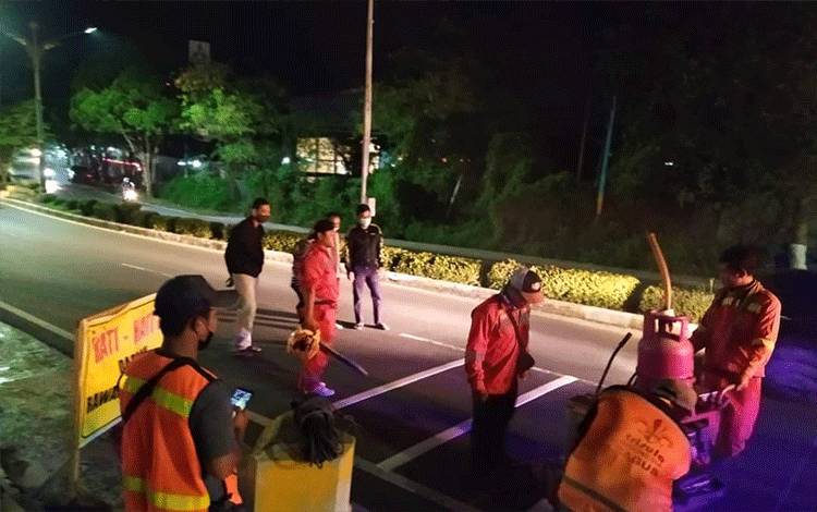 Rawan Kecelakaan, Dishub Kobar Pasang Pita Penggaduh