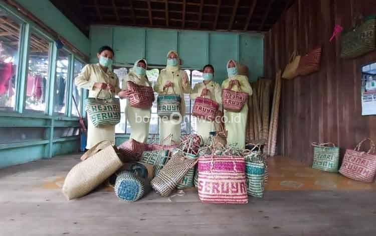 Ikatan Adhyaksa Dharma Bina Usaha Ekonomi Kreatif di Seruyan