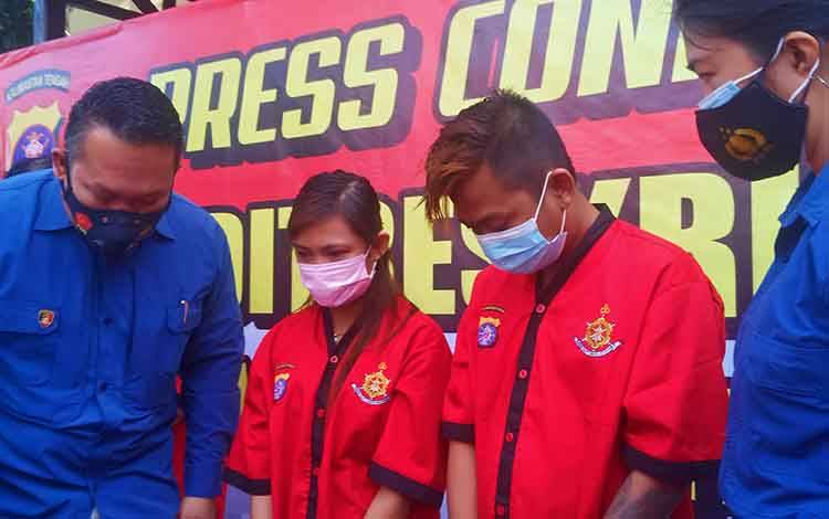 Kedua Mucikari Sebelum Diamankan Terlebih Dahulu Pesta Sabu