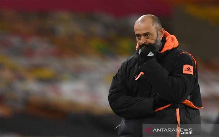 Nuno Santo Ingin Wolves Bendung Fulham Sejak Sepak Mula