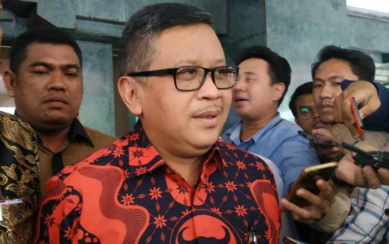 Hasto Tak Ambil Pusing soal Pertemuan Prabowo dan Gibran di Solo