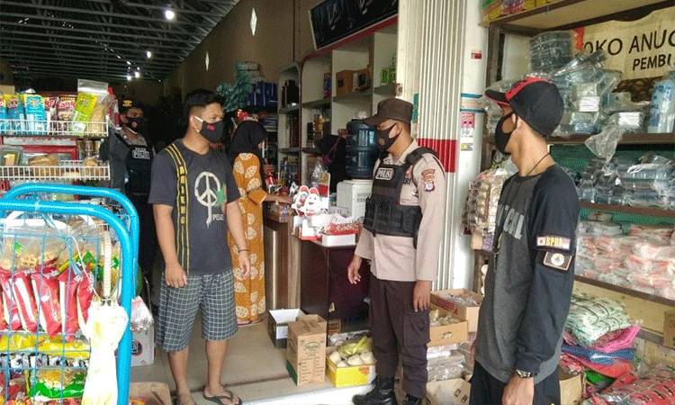 Personel Gabungan Pantau Penerapan Protokol Kesehatan di Pasar Pembuang Hulu